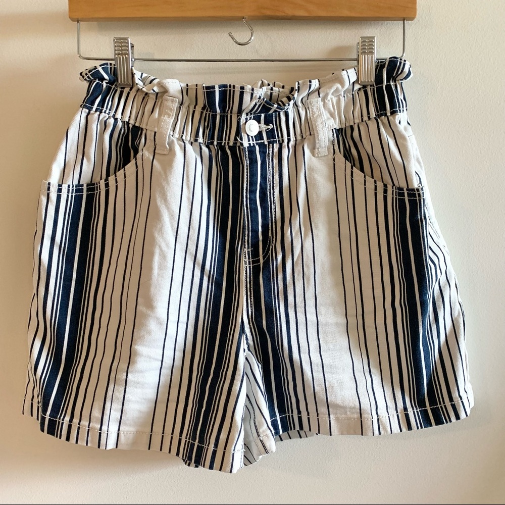 Time & Tru navy blue and white nautical striped high waisted shorts size 8
